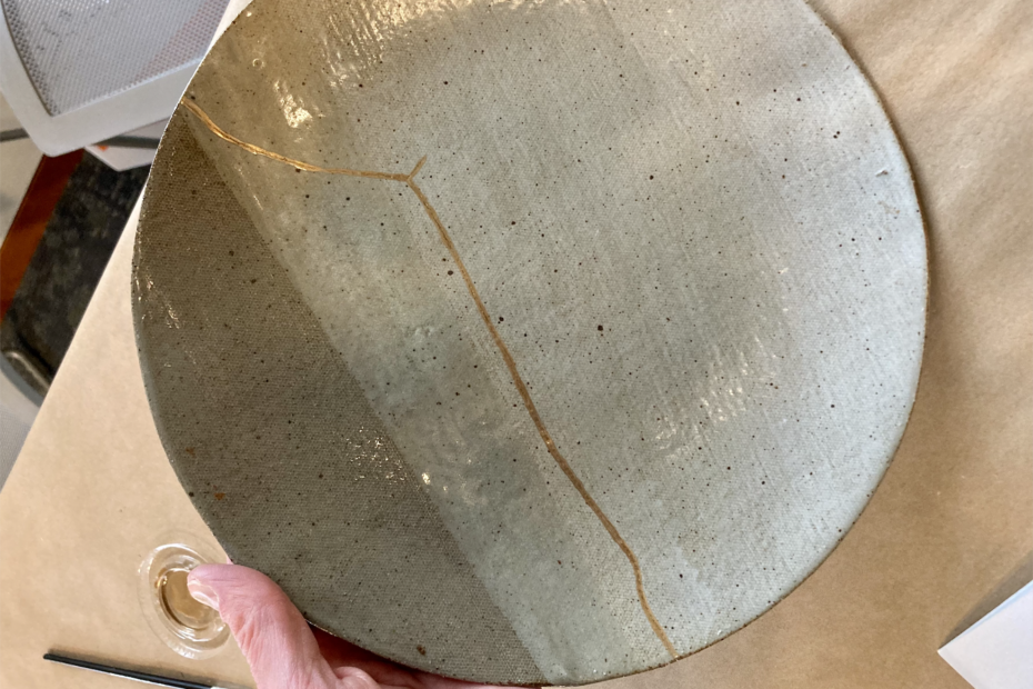 Plate mended by Kintsugi