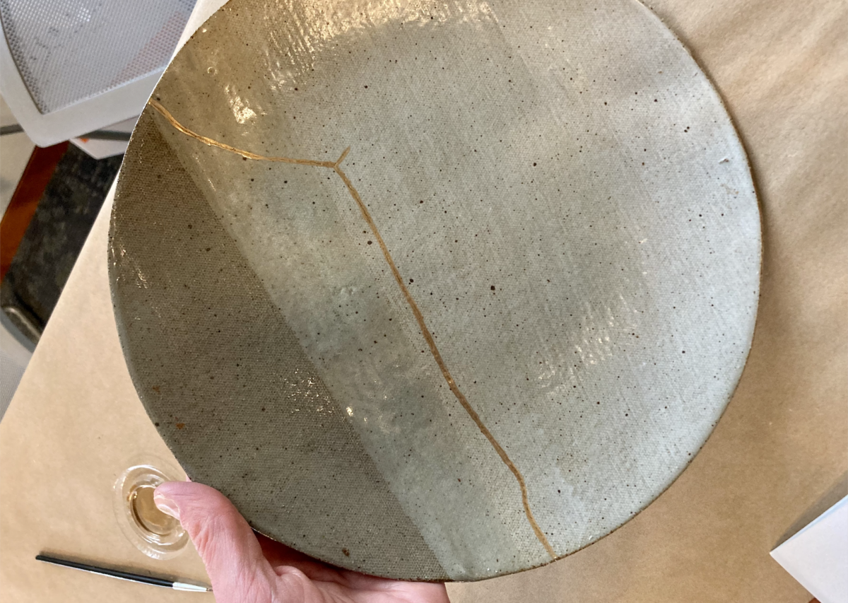 Plate mended by Kintsugi